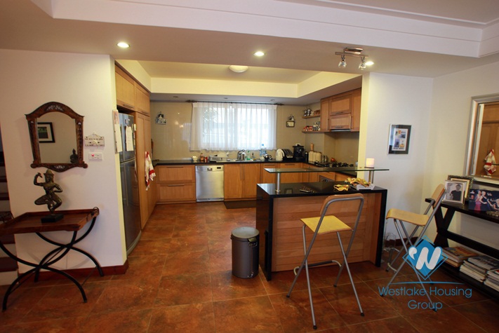 Beautiful house for rent in Westlake area, facing to the lake